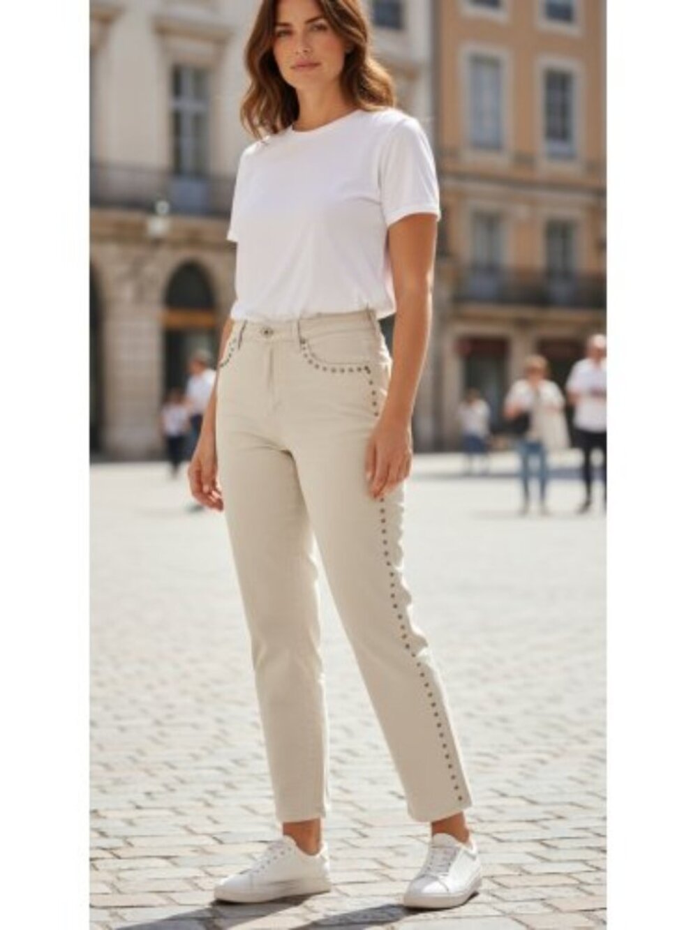 JEANOLOGY White Cropped Beaded Bootcut Denim Jeans Ladies Size 18